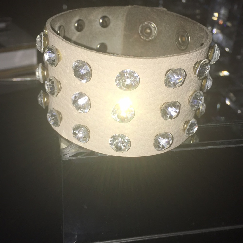 Ladies Leather and Crystal Bracelet